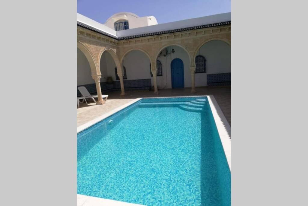Maison typiques  Houmt Souk  Extérieur photo