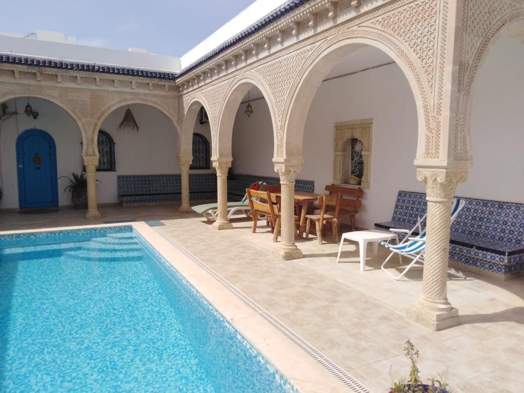 Maison typiques  Houmt Souk  Extérieur photo